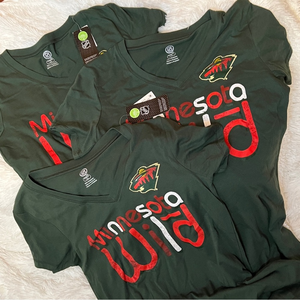 Lot of 3! NHL Minnesota Wild Ladies V-Neck Tee in Green, Red & White Logo